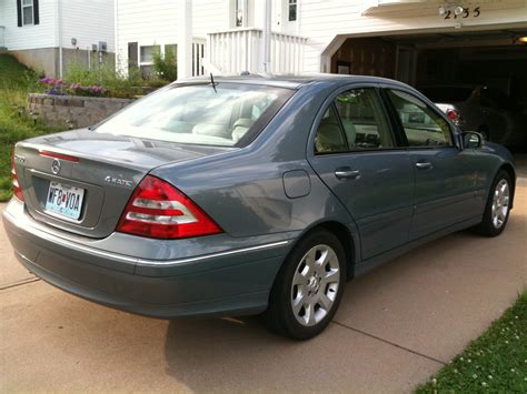 We're sorry, our experts haven't reviewed this car yet. 2006 Mercedes-Benz C-Class - Pictures - CarGurus