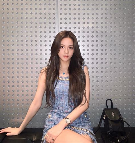 Новые фото в instagram джи су. BLACKPINK's Jisoo Shows Off Her Elegant Beauty On ...