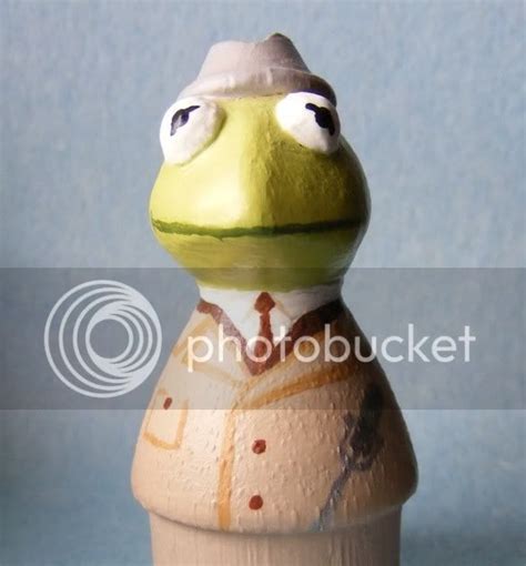 Little Wooden Guys Kermit The Frog Reporter