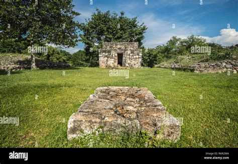Mayan Structure In Ek Balam Yucatan Stock Photo Alamy