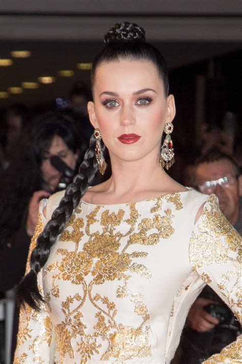 Katy Perrys 31 Best Hairstyles In Honor Of Her 31st Birthday Glamour