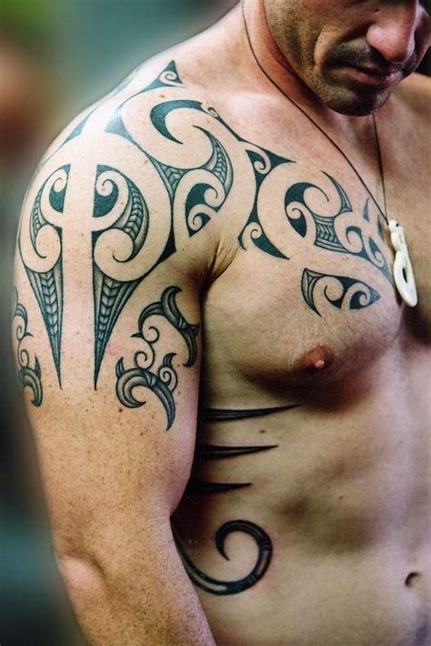 Tatuaggi spalla uomo (Foto 40/40) | QNM | Irish tattoos, Mens shoulder ...