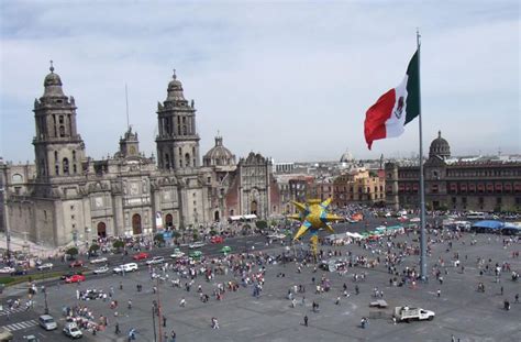 About 70% of the people live in urban areas. Cidade do México | Travelmate Intercâmbio e Turismo