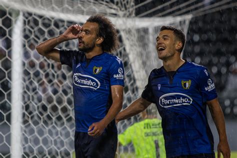 Coverage of the taca da liga clash between famalicao and estoril. FC Famalicão empata na 3ª jornada da Liga NOS - FC Famalicão
