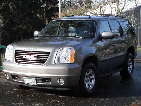 Gmc Yukon Information And Photos Momentcar