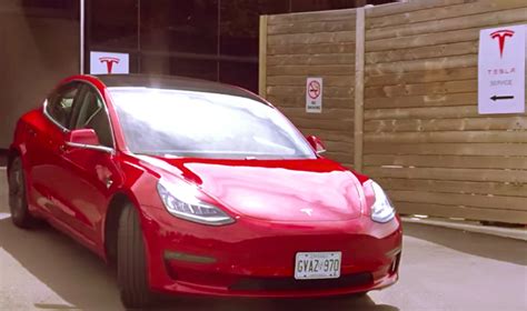 Video Tesla Model 3 Deliveries Underway In Canada Automotive News Canada