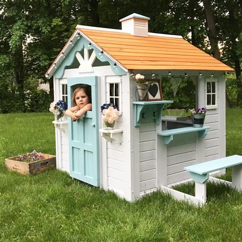 Does the idea of having a playhouse sound i think most kids would really enjoy this playhouse if for no other reason that it was their very own space. DIY kids playhouse | Play houses, Backyard house, Kids ...