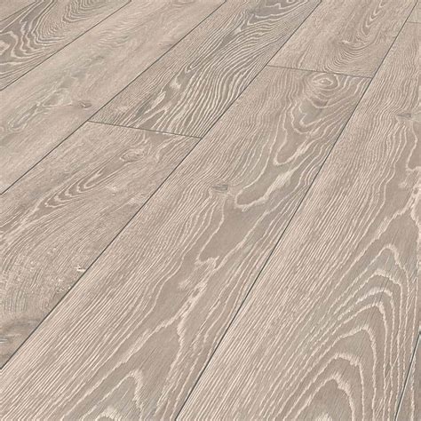 Amadeo Classic Oak Effect Laminate Flooring Flooring Ideas
