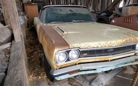 Hemi And A 4 Speed 1968 Plymouth Gtx Convertible Barn Finds