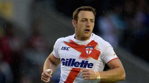 Super League James Roby Injures Ankle As St Helens Win At Castleford