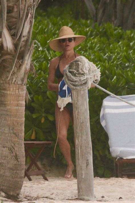 Jennifer Aniston Shows Off Her Toned Figure Despite Her Age In A Bikini