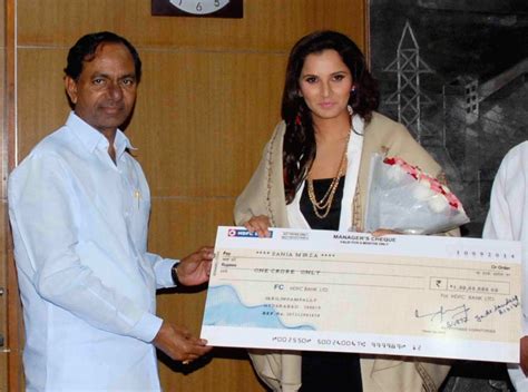 Telangana Cm Presents Rs 1 Crore Cheque To Sania Mirza