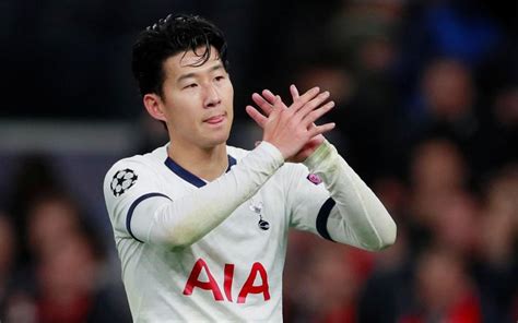 استطاع نادي ليفربول التواجد على عرش الدوري الإنجليزي الممتاز لعدة أسابيع بعد انتصاره على نادي توتنهام هوتسبير في الاسبوع الثالث عشر الا ان نادي مانشستر يونايتد تمكن. لاعب توتنهام سون يبدأ تدريباته العسكرية في كوريا الجنوبية - رياضة - عربية ودولية - الإمارات اليوم