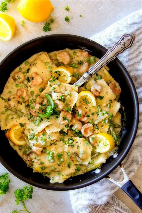 This quick and easy lemon garlic shrimp and asparagus is ready in less than 20 minutes! 30 Minute ONE POT (Lightened Up!) Lemon Garlic Cream ...
