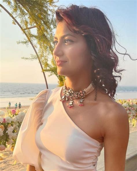 Sriti Jha Mouni Roy And Sunshine Vibes The Perfect Combination