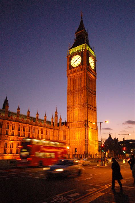 Big Ben London At Night Big Ben Nighttime Walking Night Photography