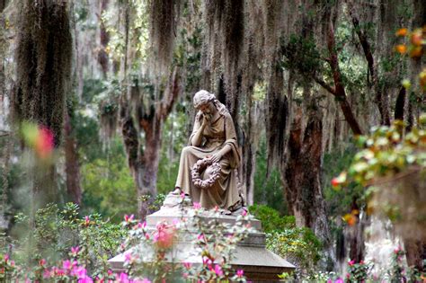 The Most Beautiful Cemetery In America Will Simply Enchant You