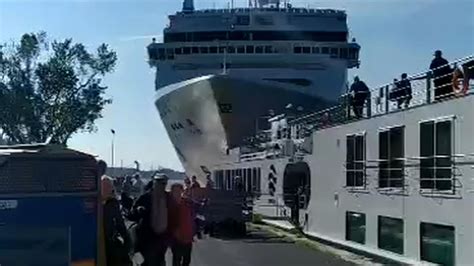 Venice Cruise Ship Smashes Into Boat World News Sky News