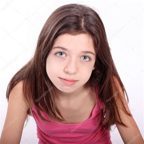 hermosa chica adolescente joven con corchetes fotografía de stock © alexandra lande 9560893