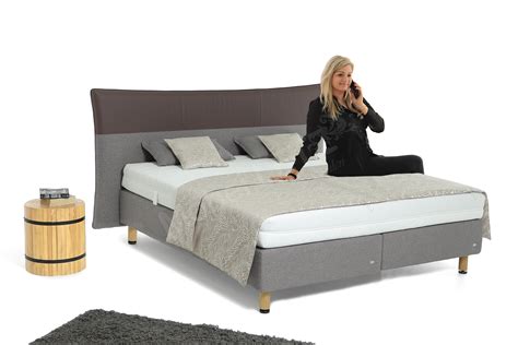 Ruf betten is a manufacturer of high quality upholstered and box spring beds, mattresses and spring wood frames. Ruf Betten Ergo Boxspringbett in Bicolor-Optik | Möbel ...
