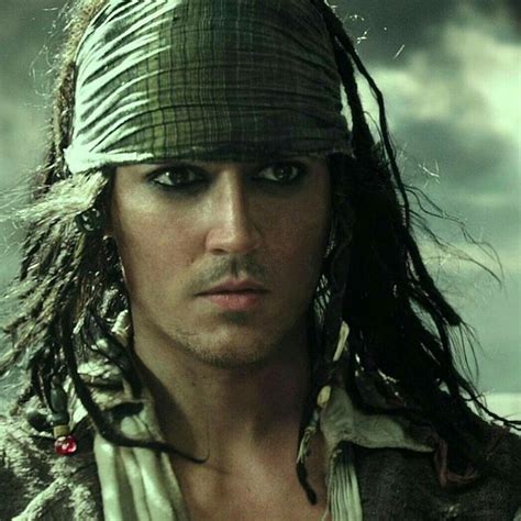 pin by avery larson on films pirates of the caribbean johnny depp captain jack sparrow