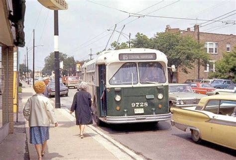 Photo Chicago Central Ave Cta Trolley Bus Picking Up Passenger