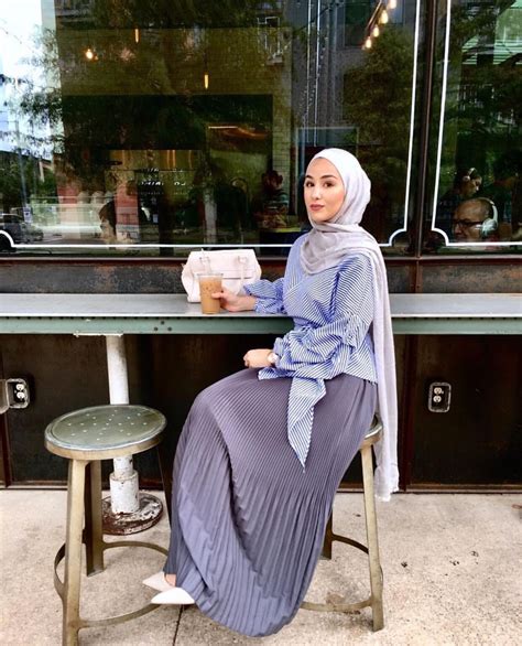 25 Trend Terbaru Office Look Hijab Rok Angela T Graff