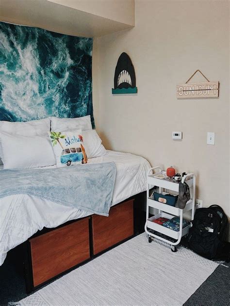 20 Beach Inspired Dorm Room