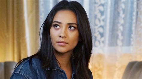 Shay Mitchell Kept Her Pretty Little Liars Audition Papers And Costumes