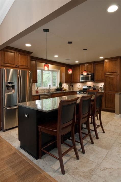 Discover inspiration for your kitchen remodel or upgrade with ideas for storage, organization, layout and decor. L Shaped kitchen with island | Kitchen remodel small ...