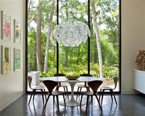 Midcentury Modern Dining Room With Eye Catching Floral Chandelier Hgtv