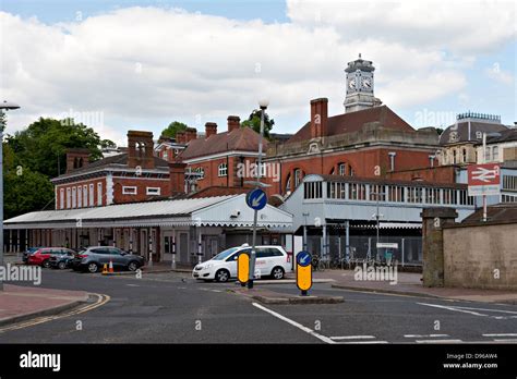 Tunbridge Wells Railway Station Uk Stock Photo Alamy