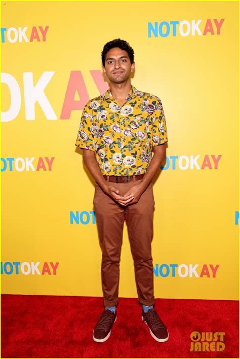 Photo Zoey Deutch Dylan Obrien Not Okay Premiere Photo Just Jared Entertainment