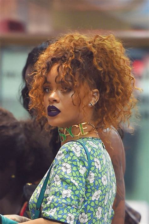 Rihanna S Curly Hair Rihanna Curly Hair Rihanna Hairstyles Hair Styles