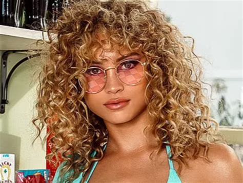 Rose Bertram Drops Thirst Trap Photos Showing Off Her Boobs In Skimpy