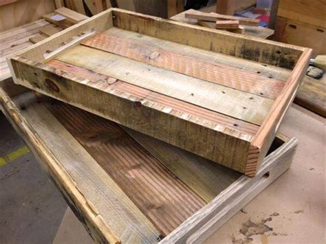 First off, i hope everyone on the east coast is staying safe and dry today!! DIY Pallet Wood Tray | 101 Pallets