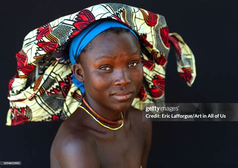 Portrait Of A Mucubal Tribe Women Wearing Colorful Headwears Namibe News Photo Getty Images