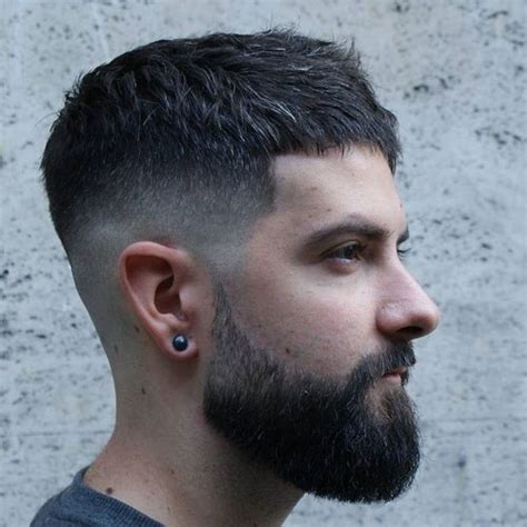 Start exploring our collections of the best mid fade haircuts and prepare to style one soon. Cortes de cabelo masculino degrade: low, mid e high fade