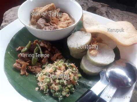 Kota malang malang adalah kota terbesar kedua di jawa timur setelah surabaya. Mencicipi Nikmatnya Sarapan Khas Kota Pati, Lontong Semur ...
