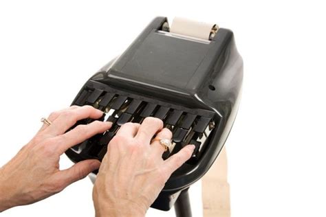 How To Become A Stenographer Or Court Reporter