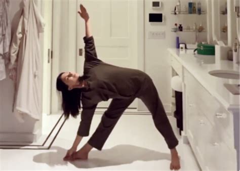 Hilaria Baldwin Is On Instagram Giving Free Yoga Workouts And Busy Moms