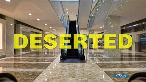 Exploring The Massive But Empty Underground Path In Toronto July 9