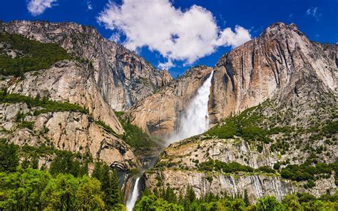 Incredible New Waterfalls Have Appeared At Yosemite