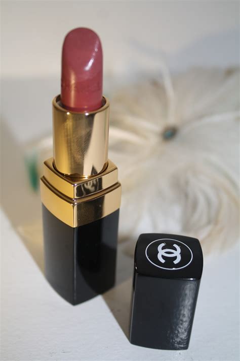 Classy On The Run Chanel Rouge Coco Lipstick In Mademoiselle