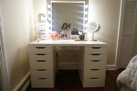 Diy vanity mirror ideas with flowers decoration on the table. DIY Makeup Vanity @Made2Style.com | Bedroom vanity, Diy ...