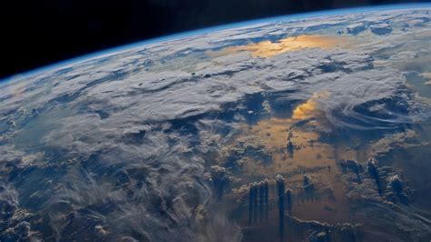 20210412 宇航员杰夫·威廉姆斯在国际空间站拍摄到的地球 有图必应 哔哩哔哩