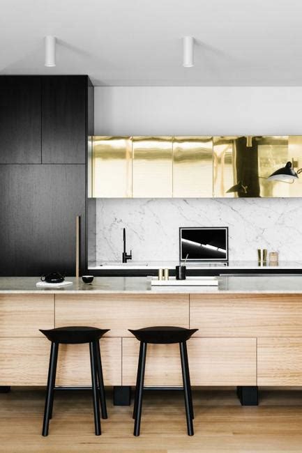Golden Kitchen Cabinets And Backsplash Ideas Giving Glamorous Look To