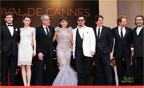 penelope cruz and johnny depp premiere pirates in cannes photo 2543986 2011 cannes film