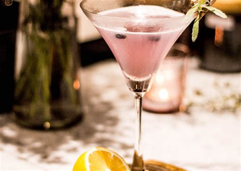 How To Make A Cosmopolitan Cosmopolitan Recipe And History Of