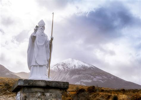Guide To Hiking Croagh Patrick Pilgrimage In County Mayo Ireland